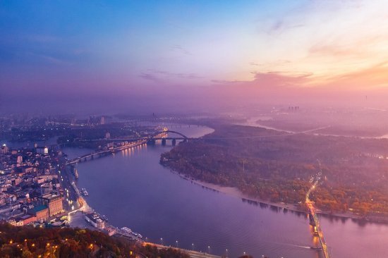 Вечерний полет над Киевом на вертолете R22