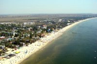 Політ на літаку уздовж набережної