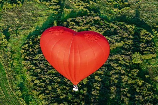 Політ на повітряній кулі серце в Дніпрі